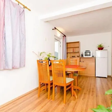 Ere Zuronja-one-bedroom With Sea View 3 Putniković